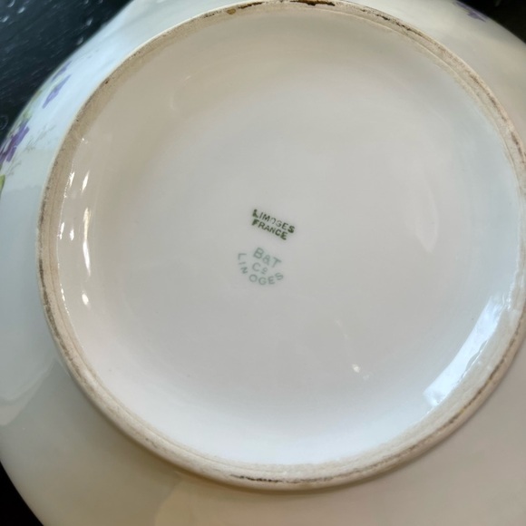 VINTAGE, B&T LIMOGES FRANCE, ROUND SERVING BOWL WITH LID. - Picture 6 of 16